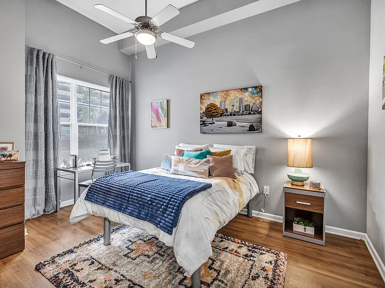 The Quarters Nueces House (Student Housing - Rent by the Bed) — Photo 93
