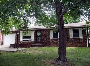 504 Cedar Crst, Frontenac, KS 66763