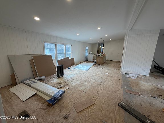 2nd image of 4635 Rolling Green Rd