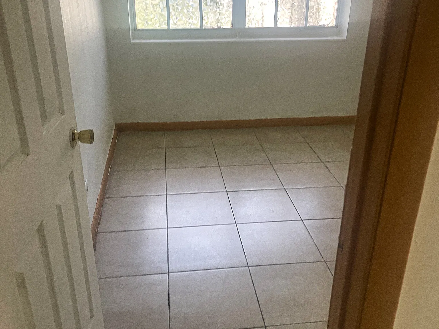 3 bed, 1400 sqft, $2,500 — Photo 2