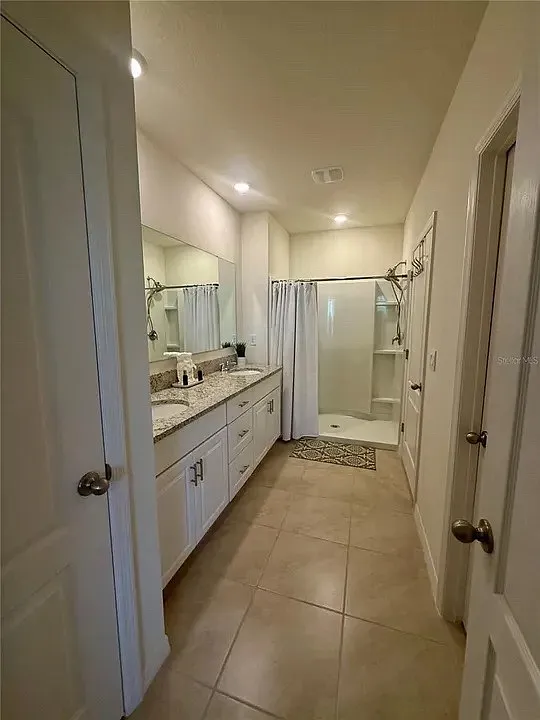 3 bed, 1614 sqft, $2,400 — Photo 4