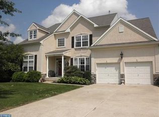 22 Waters Edge Dr, Delran, NJ 08075