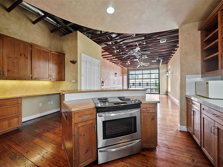 1514 Stanford St — Photo 15