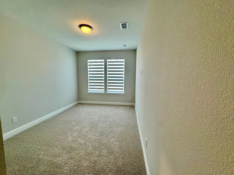2930 Eleanor Dr — Photo 20