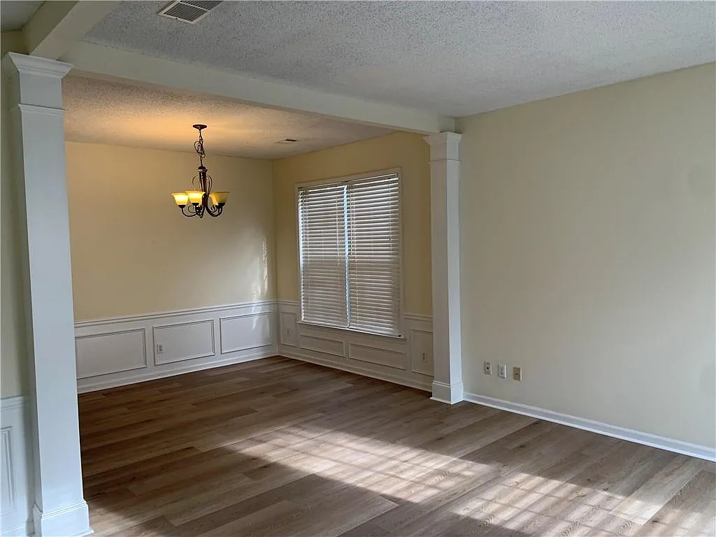 Building Photo - 13623 Weycroft Cir