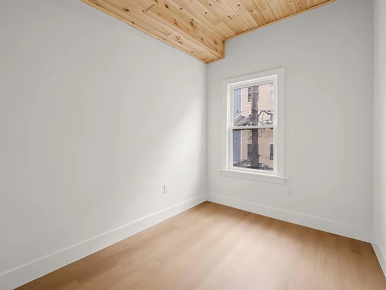 14 Westervelt Pl #3 — Photo 10