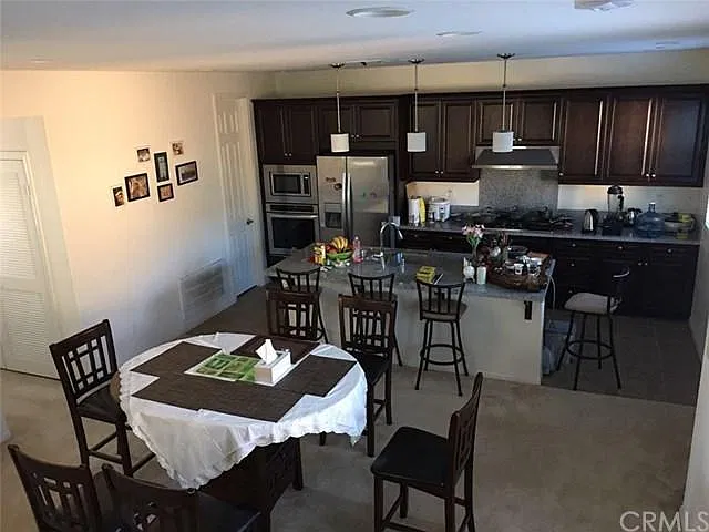 656 W Huntington Dr — Photo 3