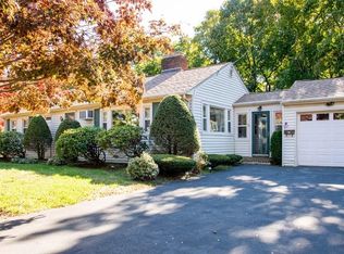 25 Clark Rd, Lynnfield, MA 01940
