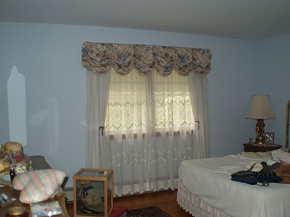 5th image of 24 Meadow Dr