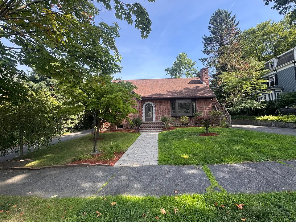 10-12 Webster St #1