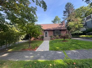 10-12 Webster St #1, Winchester, MA 01890