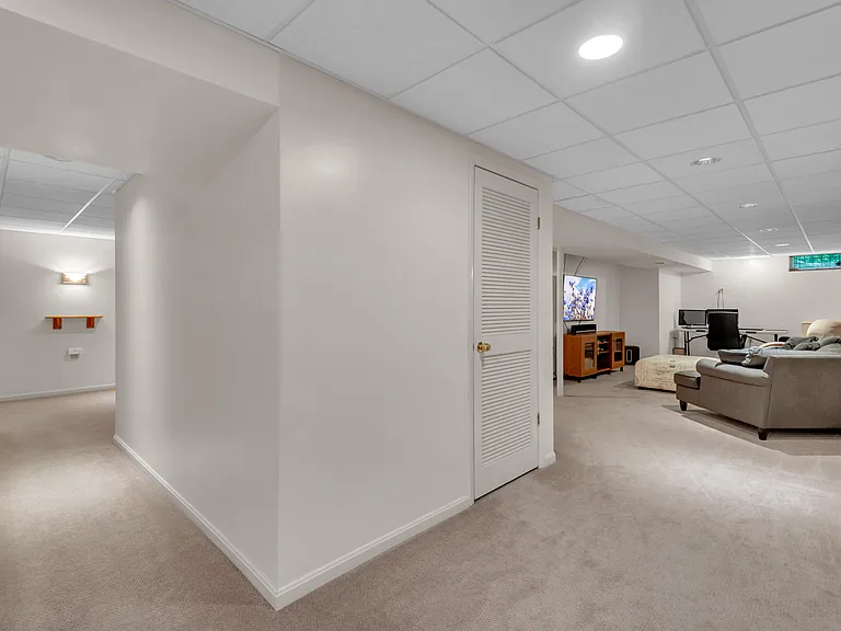 1402 Bermuda Dunes Ct — Photo 45