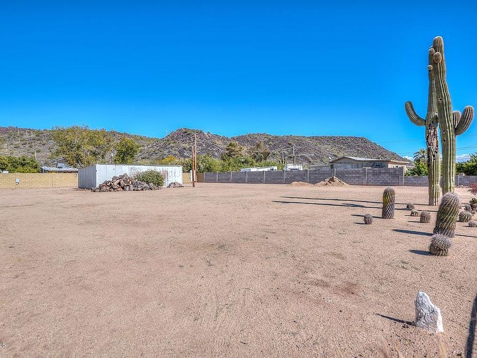 2nd image of 2912 W Robin Ln
