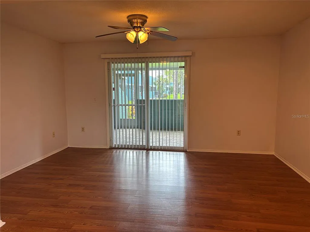 2 bed, 1.5 bath, 990 sqft, $1,750 — Photo 2