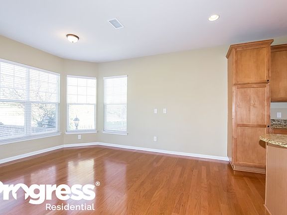 5th image of 13121 Centennial Commons Pkwy