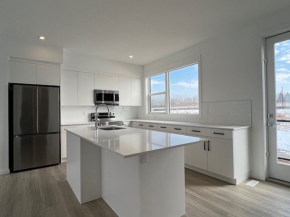 2nd image of 5 Rondeau Dr #13