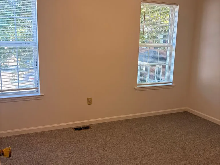 5054 Lamppost Cir — Photo 12