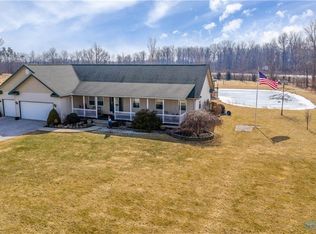 3830 W Lakeshore Dr, Port Clinton, OH