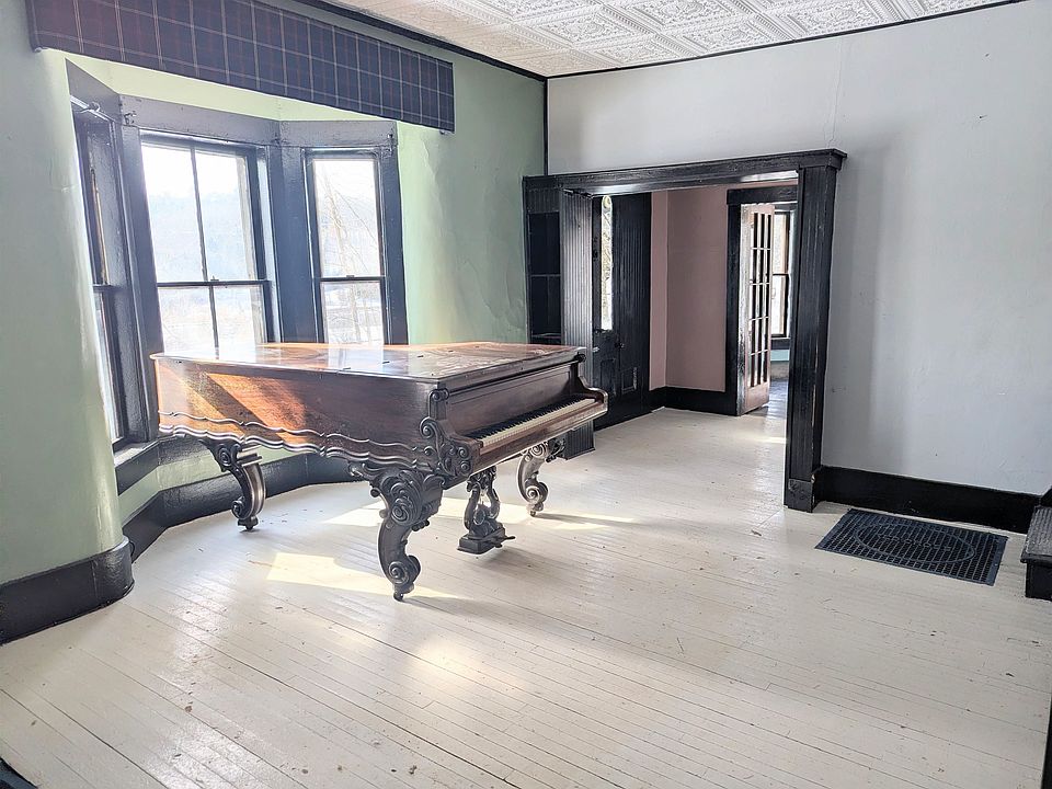 10th image of this home