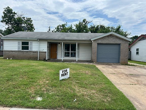 2nd image of 1818 Anderson St #1818