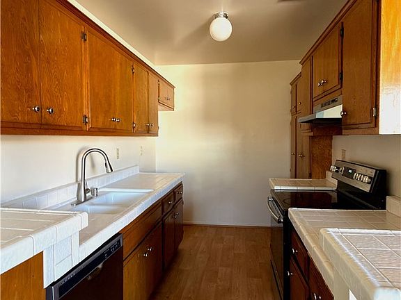 3rd image of 5349 Newcastle Ave APT 47