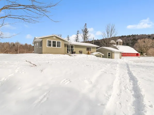 61 Old Orebed Rd, Lanesborough, MA 01237