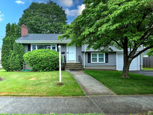 15 Edgemere Road, Hamden, CT 06517