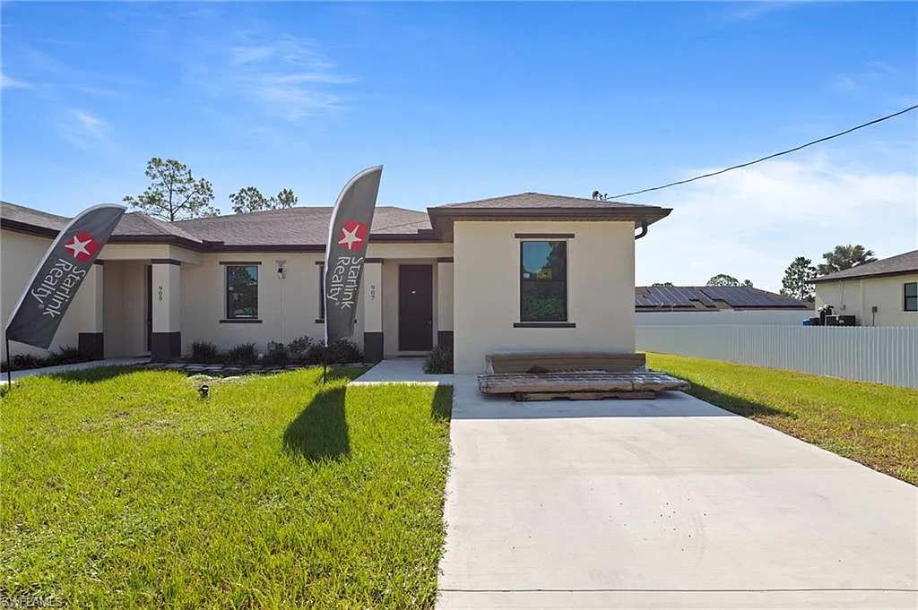 Lehigh Acres — Photo 1