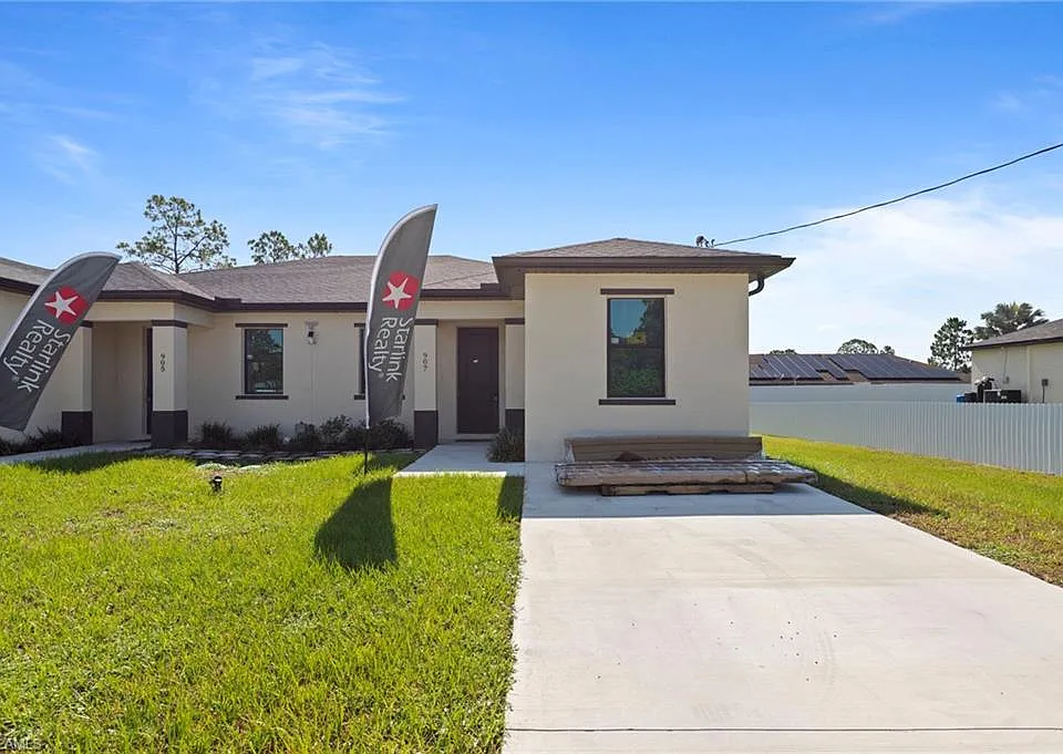 907 Homestead Rd S #2