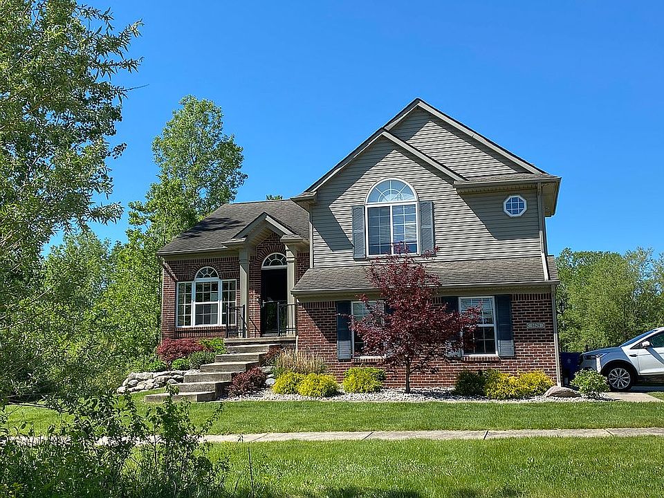 2nd image of 1629 Golfview Dr