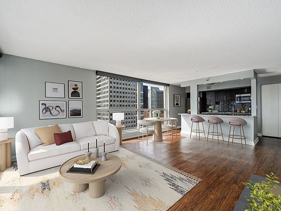 4th image of 200 N Dearborn St Unit 3303