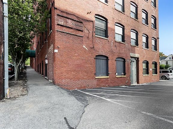 3rd image of 11 Vila St #502