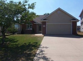 2827 SW Cannock Chase Rd, Topeka, KS 66614