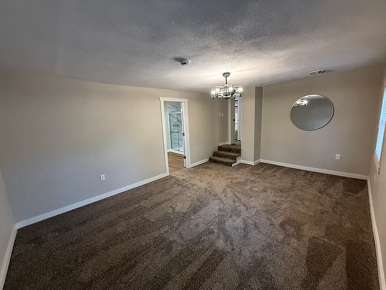 136 W Vine St — Photo 13
