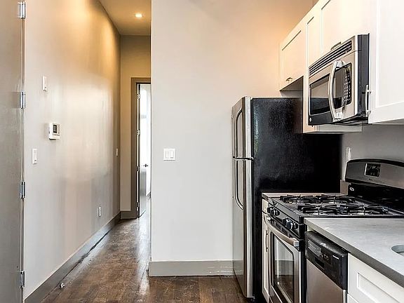 3rd image of 230 Jefferson St #2M