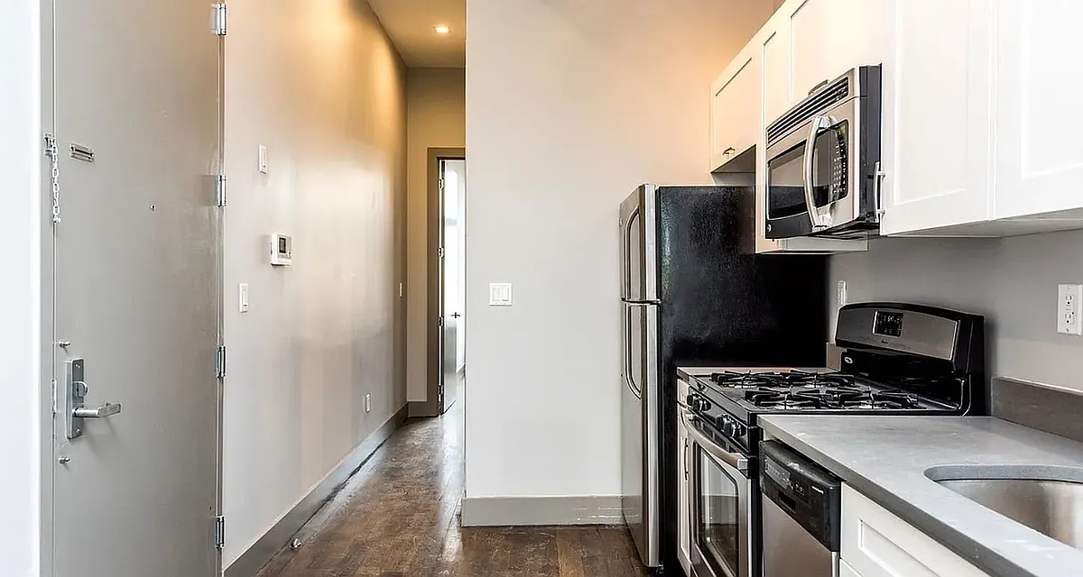 Building Photo - 230 Jefferson St #2G
