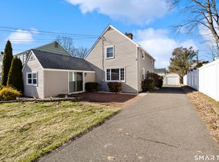 28 Woodmere Road, West Hartford, CT 06119