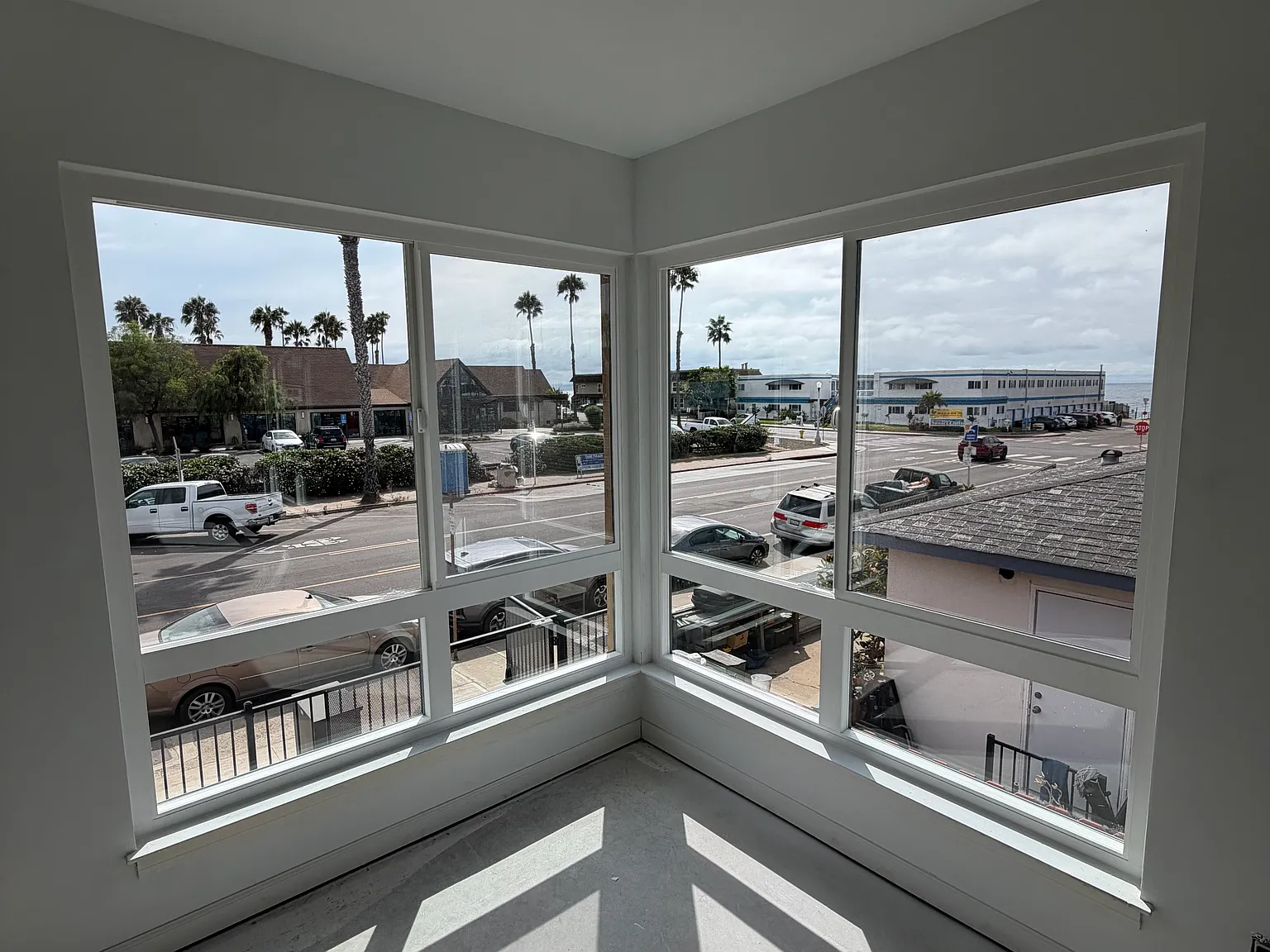 4770 Point Loma Ave — Photo 2