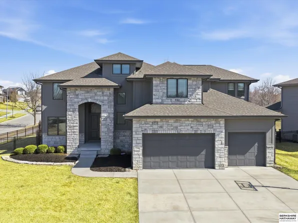 2396 S 218th Ave, Elkhorn, NE 68022