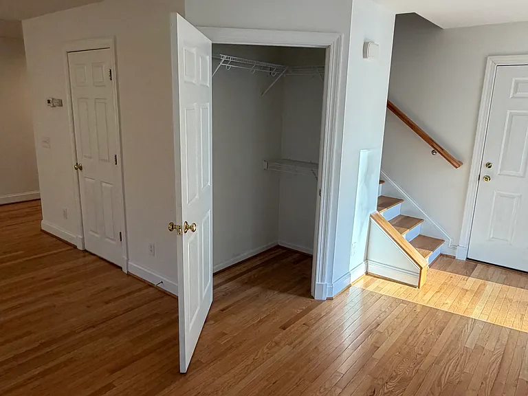 220 Gross Ave — Photo 62
