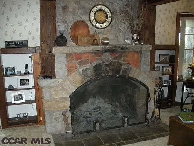 1183 Halfmoon Valley Rd — Photo 2