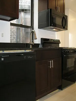 Rented by Tower Brokerage | media 10