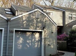 104 Hunter Ln, Ossining, NY 10562