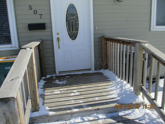 3rd image of 507 2nd St E