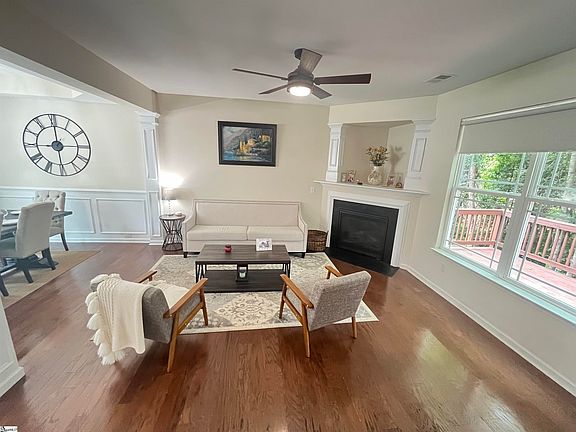 3rd image of 34 Killarney Ln