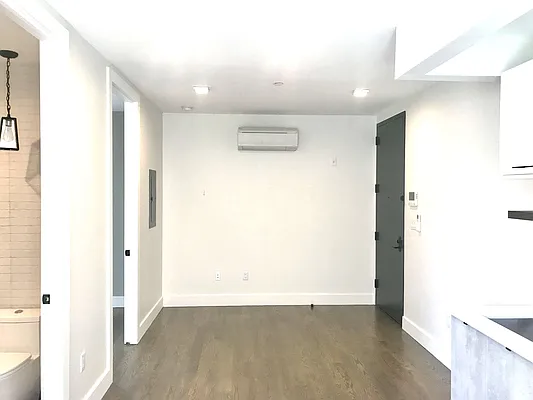 Rented by Lucky Apt Inc | media 124