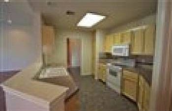 5th image of 2508 Wilshire Dr