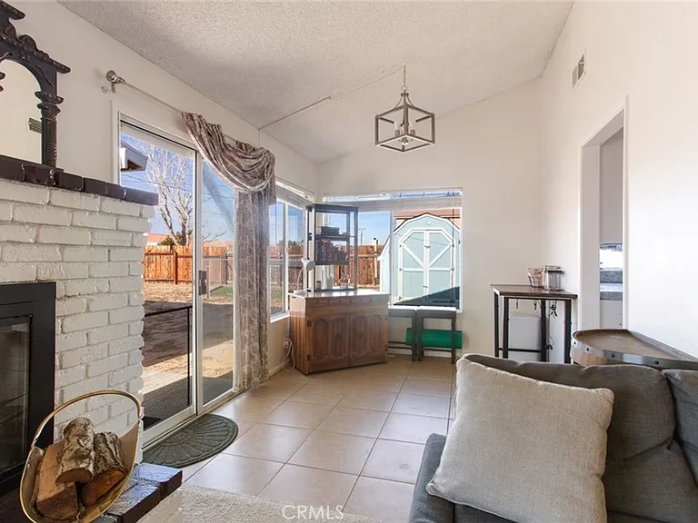 21241 Hacienda Blvd — Photo 8