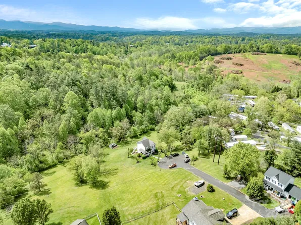 166 Kennedy Rd, Weaverville, NC 28787