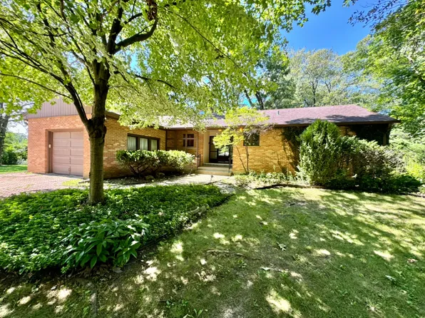 2217 Hawthorne Ln, Waukegan, IL 60087